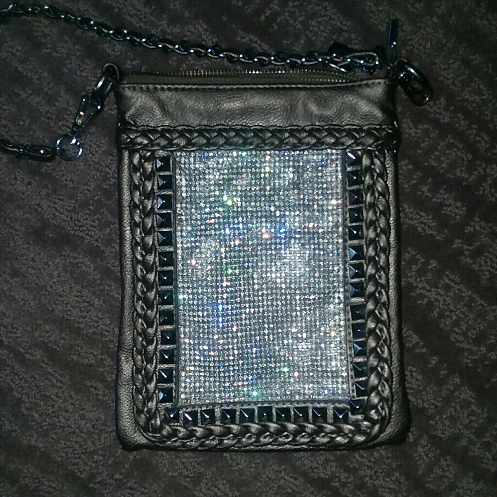 Small shoulder purse lot's of bling